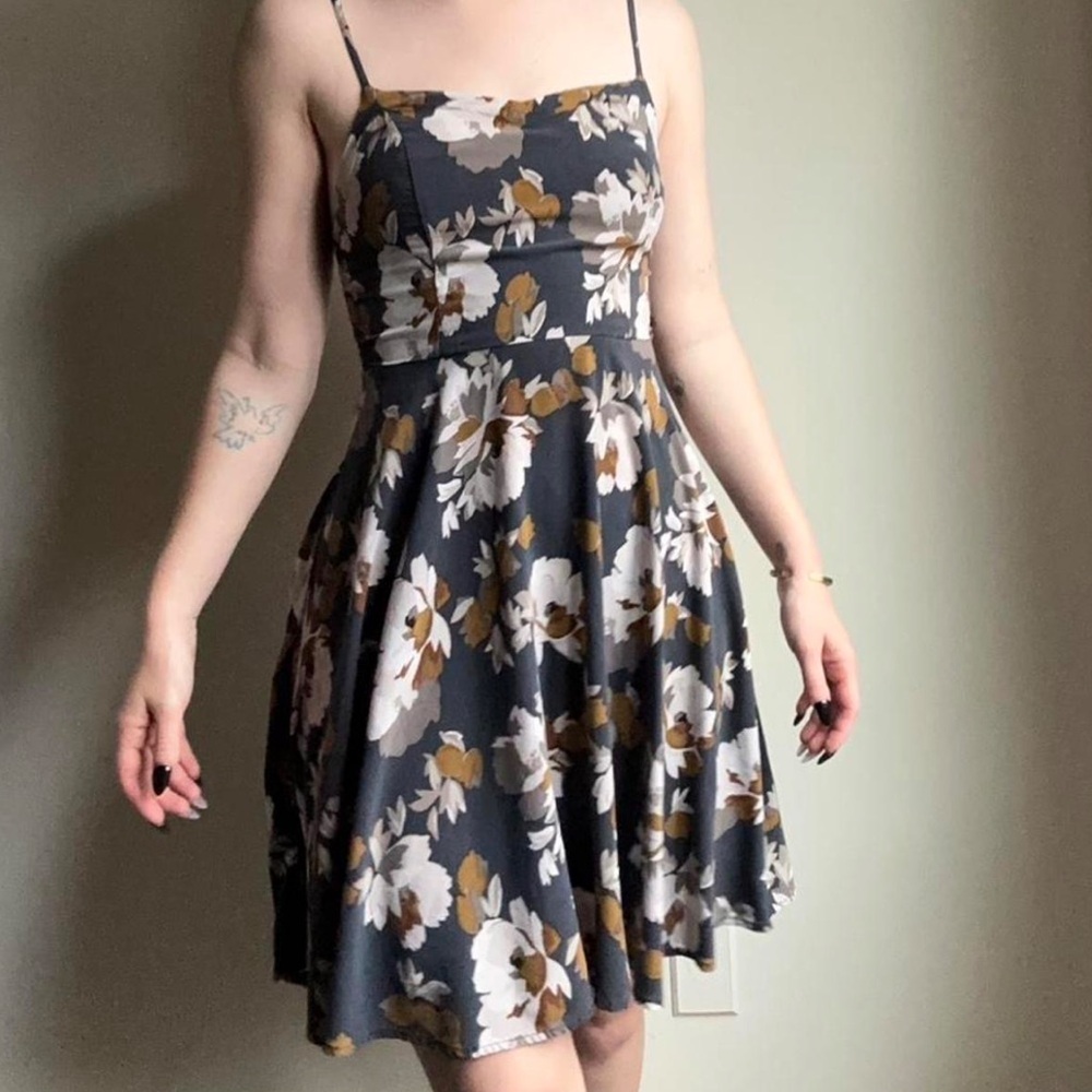 Old Navy Women's Brown/Navy Dress S Sleeveless V-Neck Zipper Back Wrinkle Black